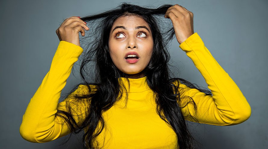 6 Causes Of Frizzy Hair