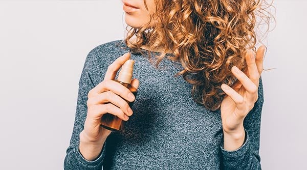 Tired of frizzy hair? Here are 5 oils for dry and frizzy hair!