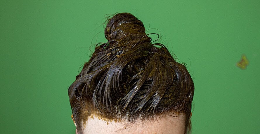 Hair Color vs Henna: Which one is better? – Garnier India Hair Color vs Henna: Which one is better? – Garnier India