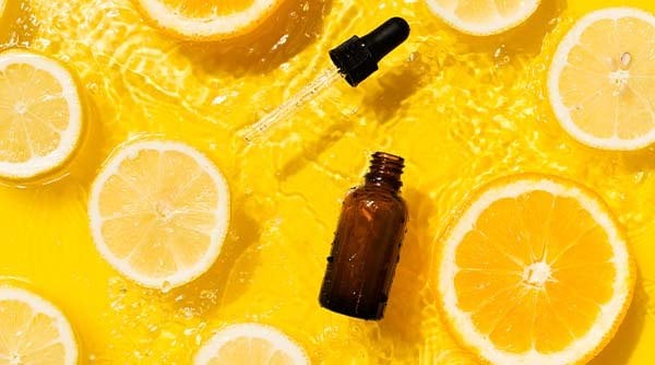 Can You Pair Niacinamide and Vitamin C? Everything About Vitamin C Pairing