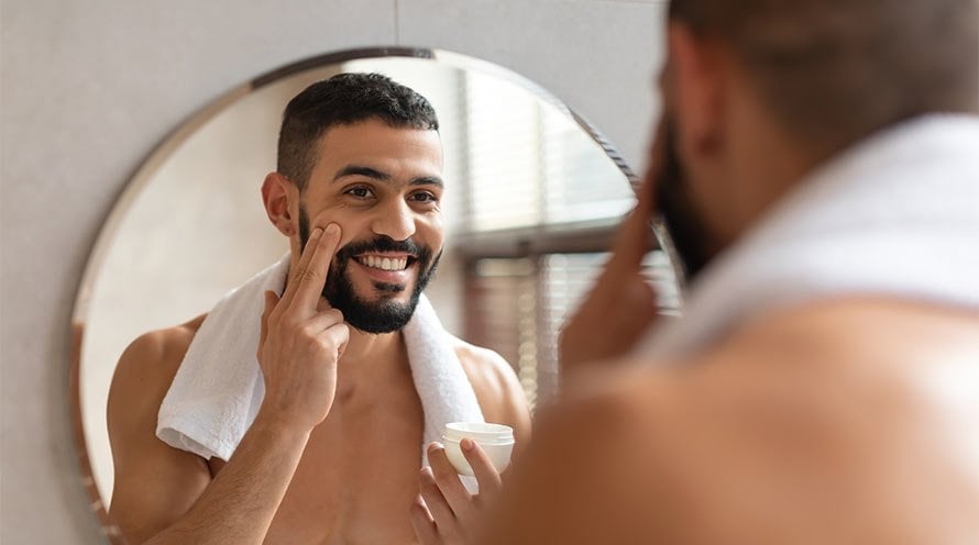 How To Tackle Oily Skin In Men: A Step-By-Step Skincare Routine