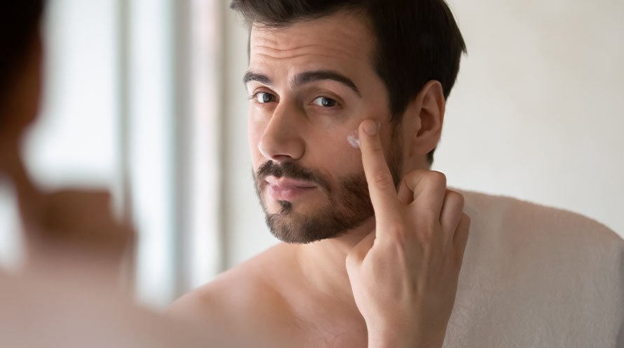 What is a face serum How to include serum in men skincare