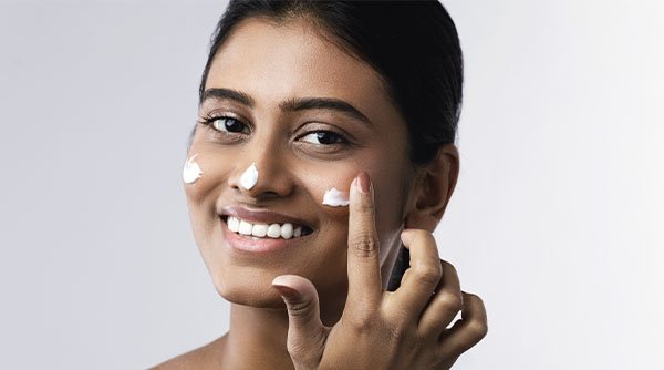 3 Ways to Keep Your Skin Hydrated During Winters