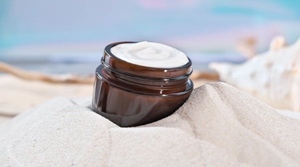 how to avoid sun tanning