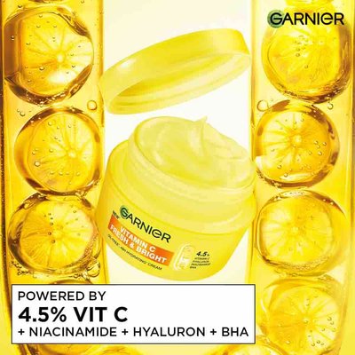 Powered by 4.5% Vitamin C, Hyaluron, Niacinamide, and BHA
